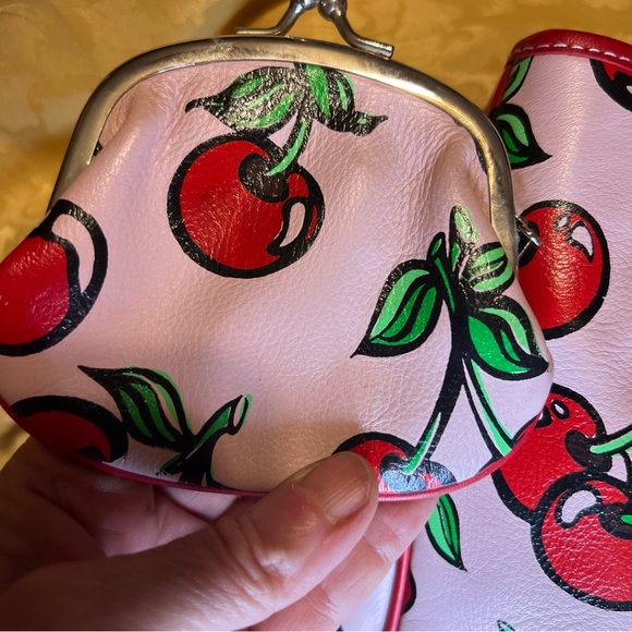 Rare authentic Isabella Fiore leather pink & red cherries tote w/ coin purse - Picture 3 of 16